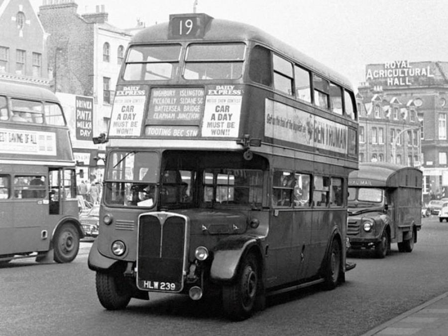 AEC Regent III O961 Park Royal (H30/26R) (UK) '1947 - 54